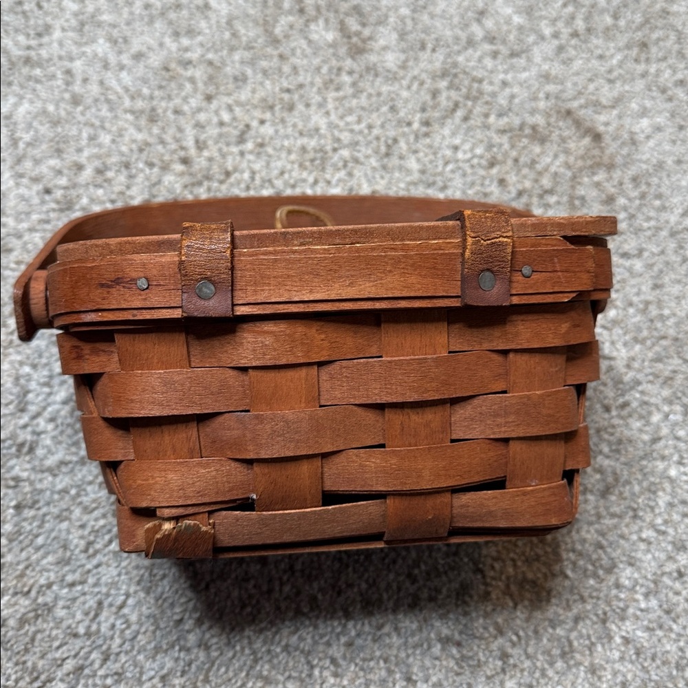 Longaberger | Vintage 1989 Signed Hand Woven Mini Picnic Kiddie Purse Basket - Picture 8 of 10